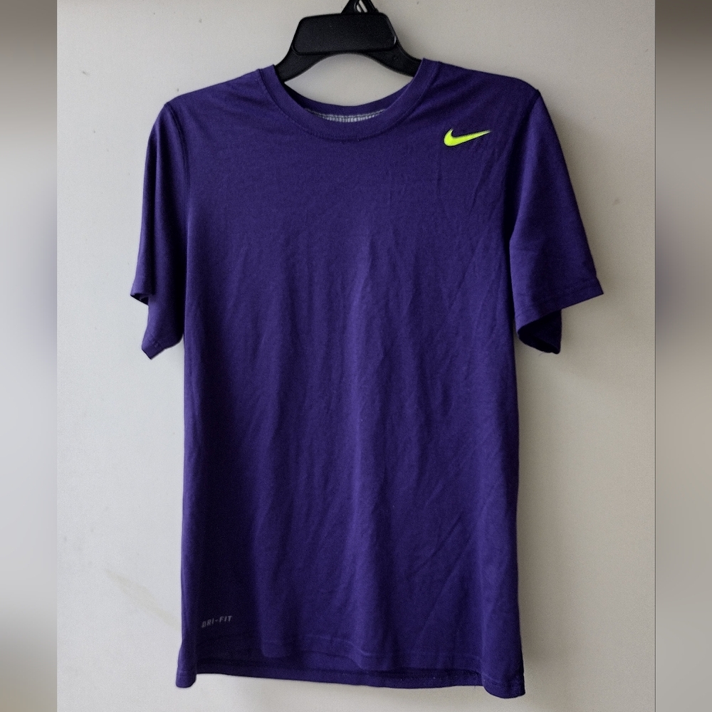 Nike Dri-FIT Running T-Shirt  Lght/Purple Men's Size medium Great Condition